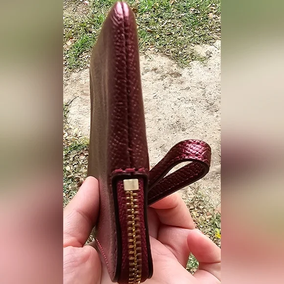 Coach Metallic Cherry Leather wristlet New without tags - Picture 9 of 16